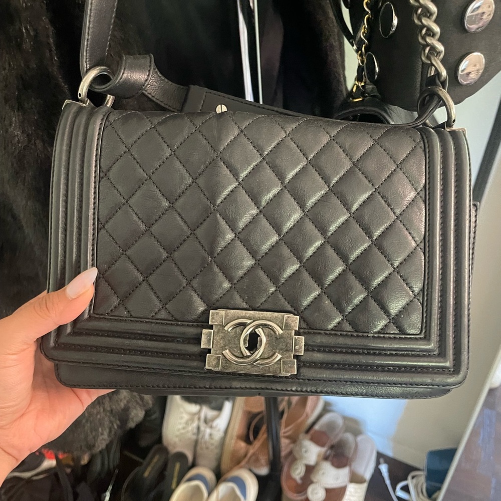 Chanel Quilted Lambskin Boy Flap Shoulder Bag - Black